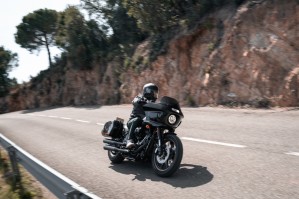 04 Harley Davidson Low Rider ST w akcji